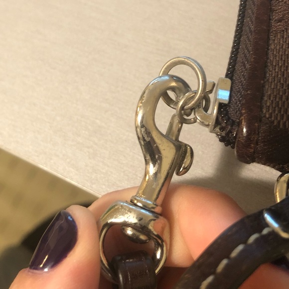 Coach Authentic original brown wristlet - Picture 6 of 8